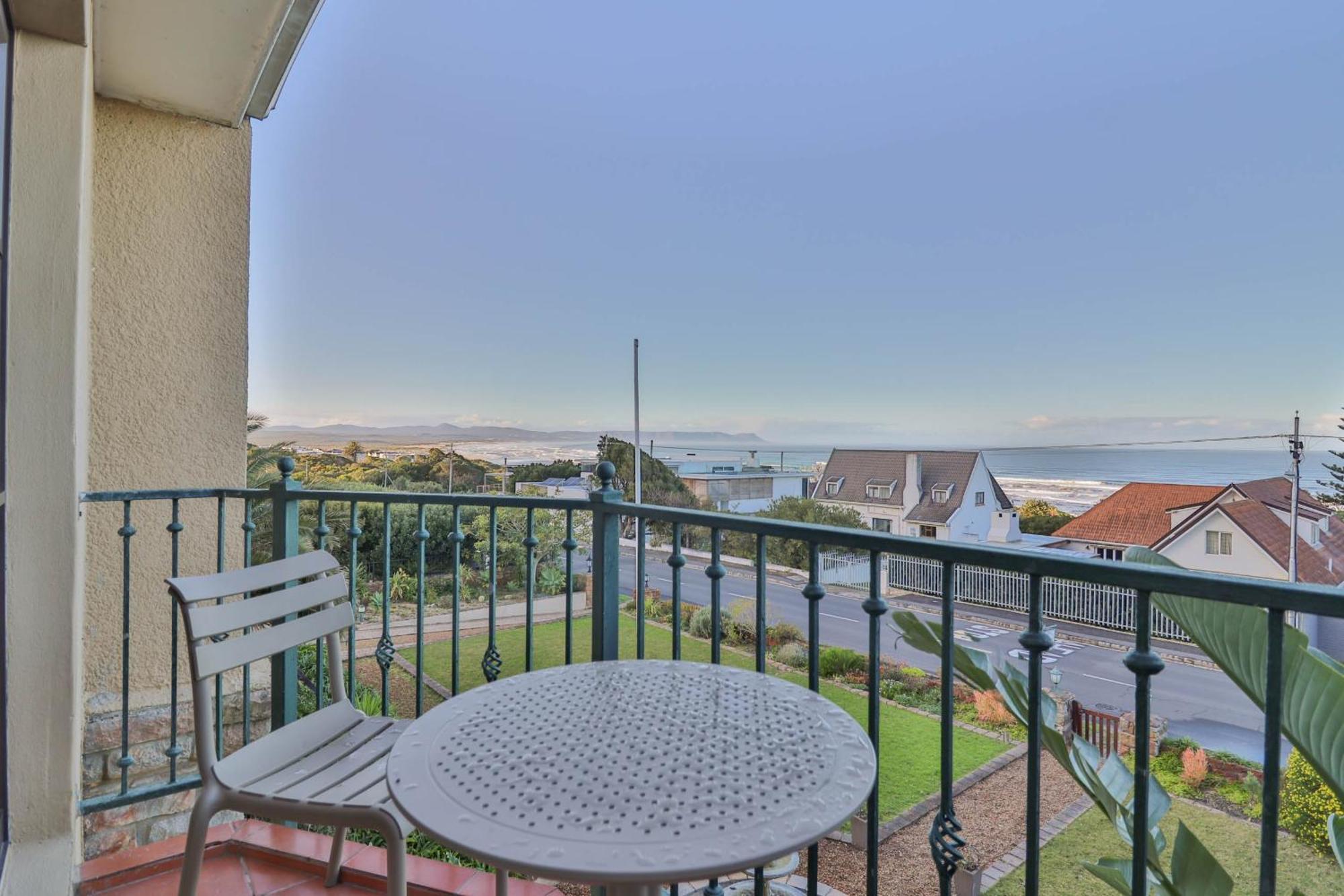 Lavender Manor Guest Lodge Hermanus Room photo
