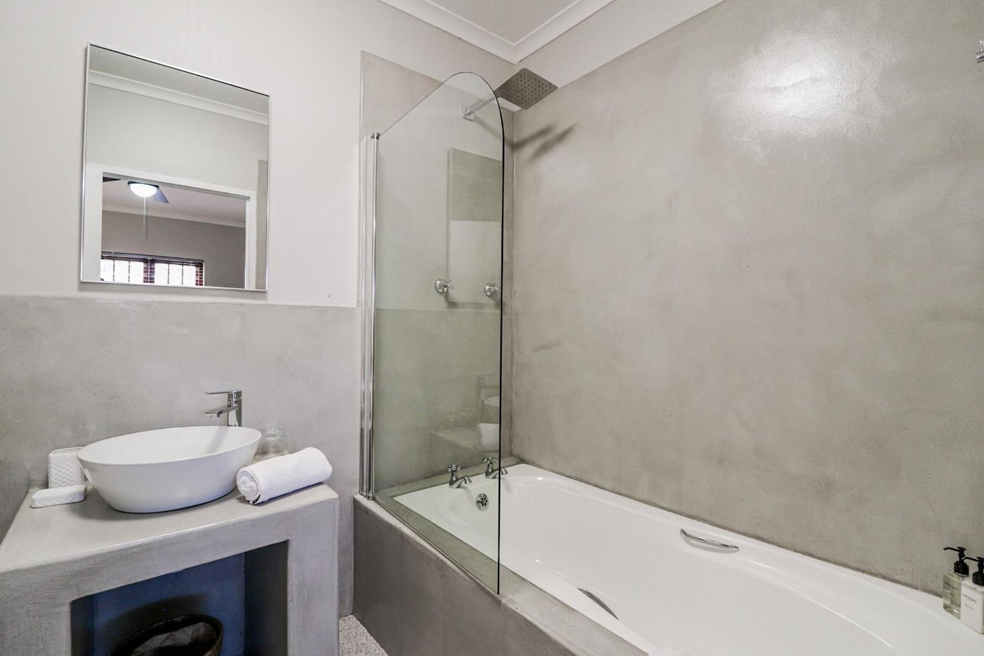 Lavender Manor Guest Lodge Hermanus Room photo